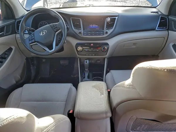 KM8J3CA27GU211935 2016 HYUNDAI TUCSON - Image 8
