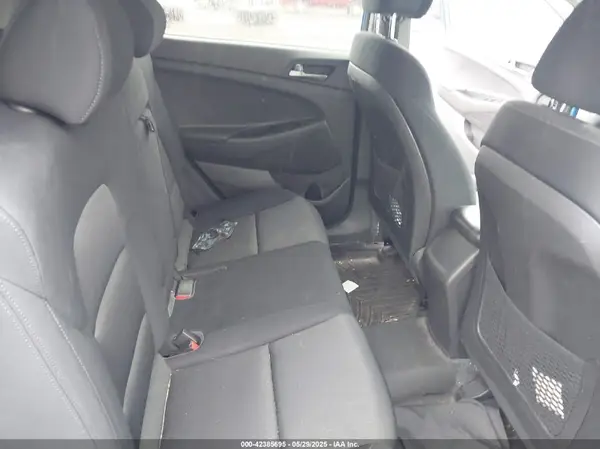 KM8J3CA27GU220327 2016 HYUNDAI TUCSON - Image 8