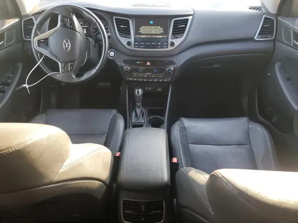 KM8J3CA27GU225950 2016 HYUNDAI TUCSON - Image 8