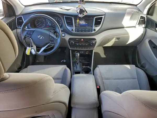 KM8J3CA27GU226922 2016 HYUNDAI TUCSON - Image 8
