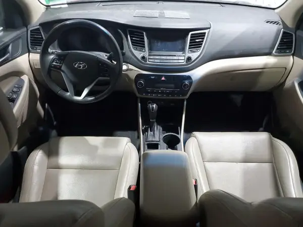 KM8J3CA27GU231277 2016 HYUNDAI TUCSON - Image 8