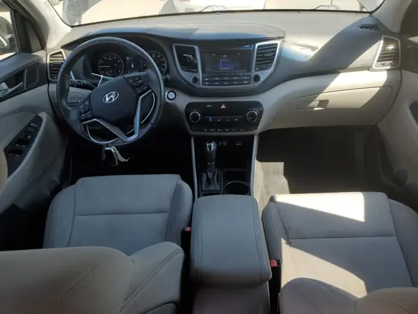 KM8J3CA27GU238844 2016 HYUNDAI TUCSON - Image 8