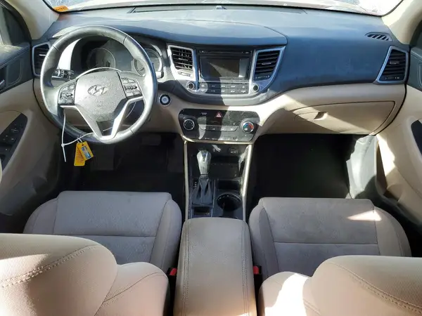 KM8J3CA27GU245258 2016 HYUNDAI TUCSON - Image 8