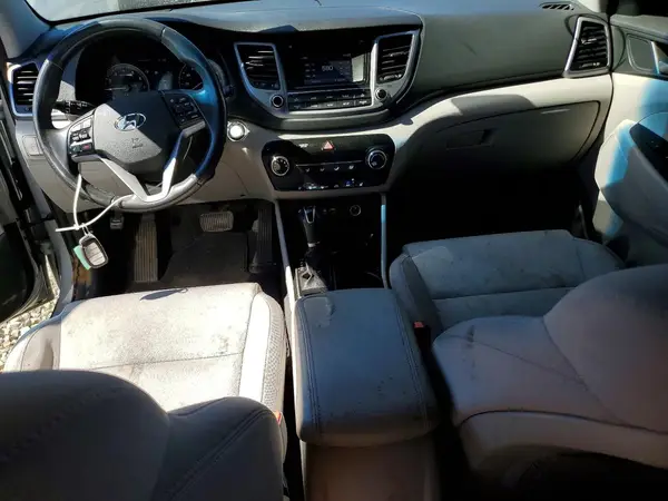 KM8J3CA27GU247737 2016 HYUNDAI TUCSON - Image 8