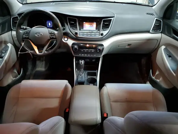 KM8J3CA27GU260035 2016 HYUNDAI TUCSON - Image 8
