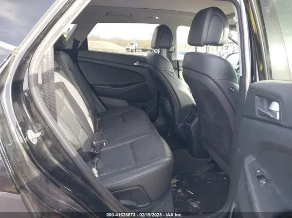 KM8J3CA27GU260116 2016 HYUNDAI TUCSON - Image 8