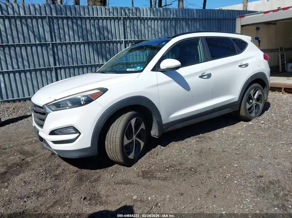 KM8J3CA27GU262321 2016 HYUNDAI TUCSON - Image 2