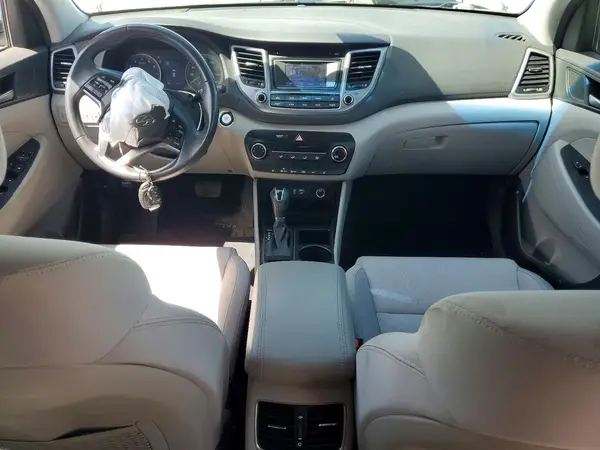 KM8J3CA27HU270291 2017 HYUNDAI TUCSON - Image 8