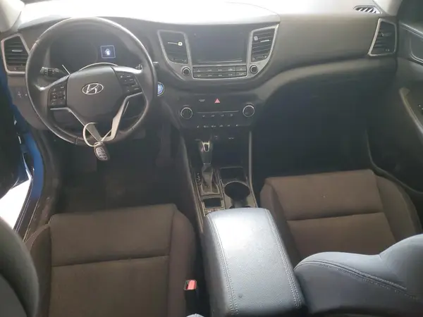 KM8J3CA27HU271604 2017 HYUNDAI TUCSON - Image 8