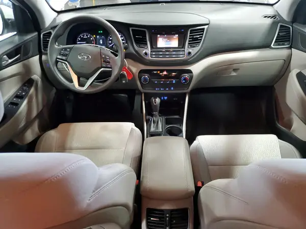 KM8J3CA27HU273482 2017 HYUNDAI TUCSON - Image 8