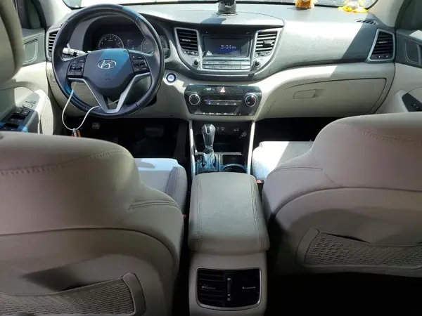 KM8J3CA27HU274339 2017 HYUNDAI TUCSON - Image 8