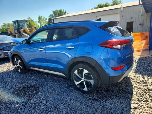 KM8J3CA27HU274793 2017 HYUNDAI TUCSON - Image 2