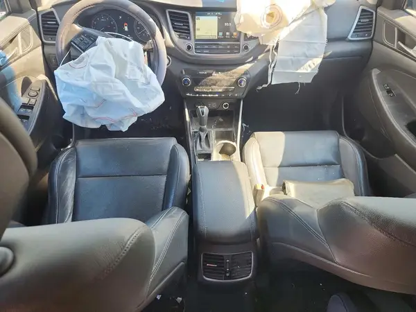 KM8J3CA27HU274793 2017 HYUNDAI TUCSON - Image 8