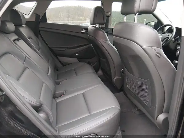 KM8J3CA27HU275524 2017 HYUNDAI TUCSON - Image 8