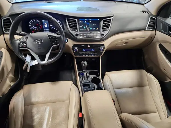 KM8J3CA27HU276799 2017 HYUNDAI TUCSON - Image 8