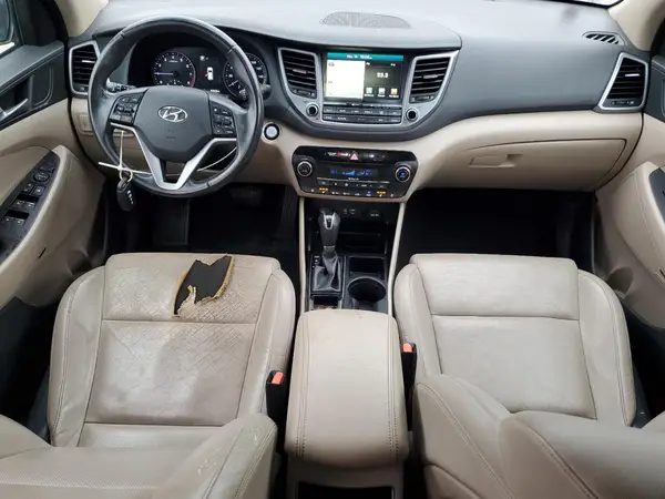 KM8J3CA27HU279931 2017 HYUNDAI TUCSON - Image 8
