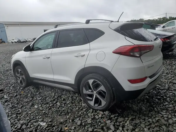 KM8J3CA27HU280187 2017 HYUNDAI TUCSON - Image 2