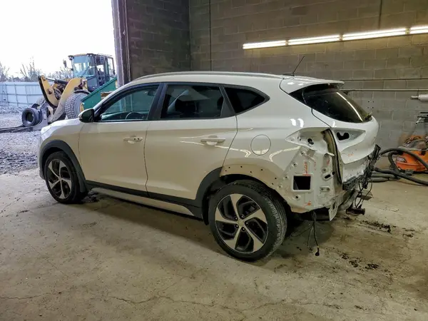 KM8J3CA27HU295885 2017 HYUNDAI TUCSON - Image 2