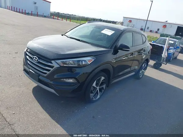 KM8J3CA27HU297376 2017 HYUNDAI TUCSON - Image 2
