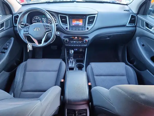 KM8J3CA27HU297409 2017 HYUNDAI TUCSON - Image 8