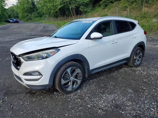 KM8J3CA27HU300566 2017 HYUNDAI TUCSON - Image 1