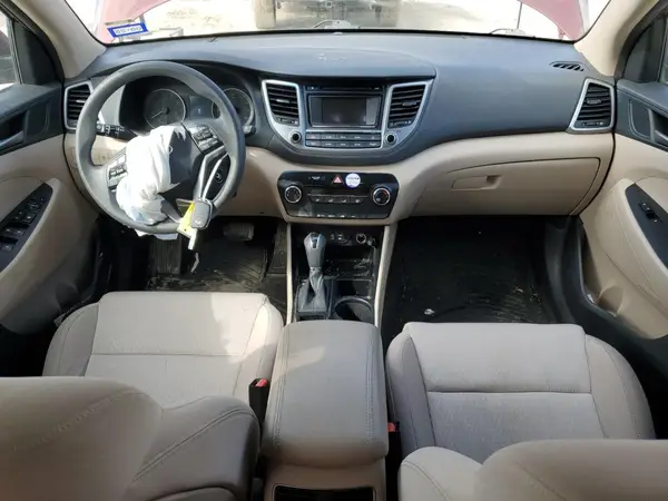 KM8J3CA27HU303712 2017 HYUNDAI TUCSON - Image 8