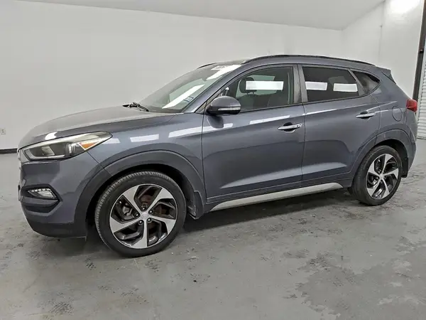 KM8J3CA27HU304083 2017 HYUNDAI TUCSON - Image 1