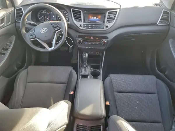 KM8J3CA27HU304908 2017 HYUNDAI TUCSON - Image 8