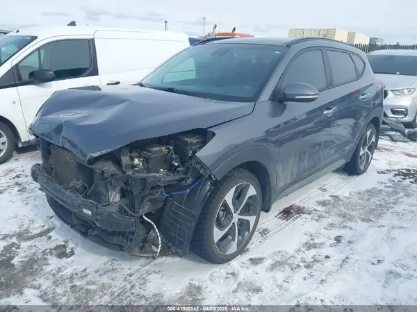 KM8J3CA27HU307808 2017 HYUNDAI TUCSON - Image 2