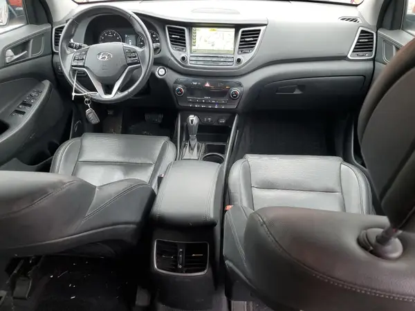 KM8J3CA27HU307811 2017 HYUNDAI TUCSON - Image 8
