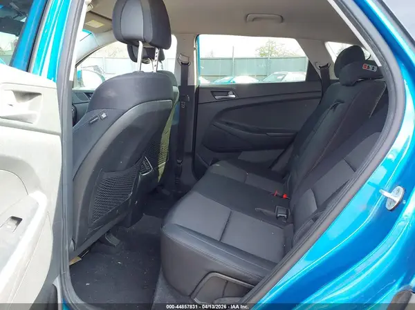 KM8J3CA27HU310580 2017 HYUNDAI TUCSON - Image 8