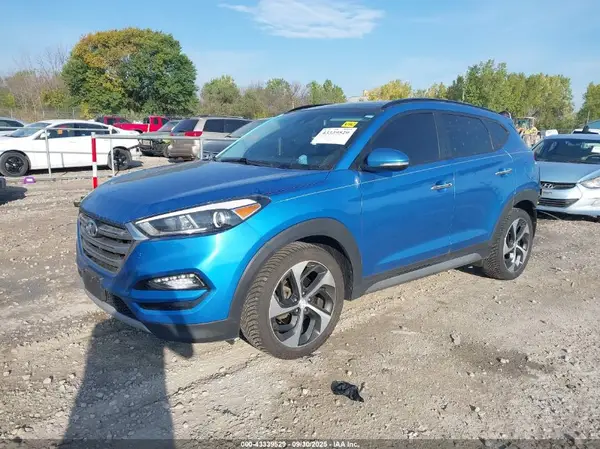KM8J3CA27HU318386 2017 HYUNDAI TUCSON - Image 2