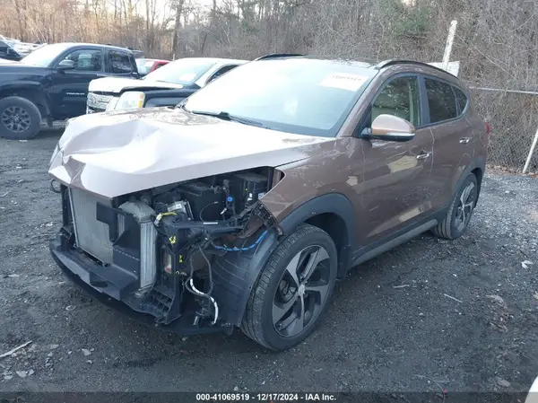 KM8J3CA27HU319926 2017 HYUNDAI TUCSON - Image 2
