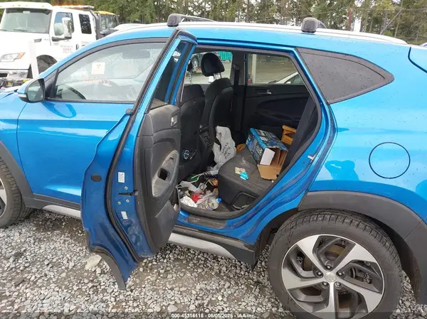 KM8J3CA27HU335740 2017 HYUNDAI TUCSON - Image 8