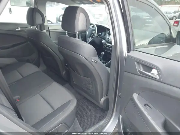 KM8J3CA27HU338735 2017 HYUNDAI TUCSON - Image 8