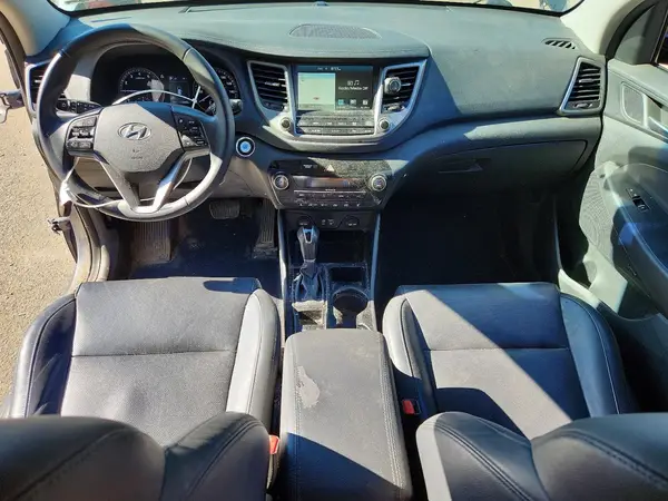 KM8J3CA27HU340694 2017 HYUNDAI TUCSON - Image 8