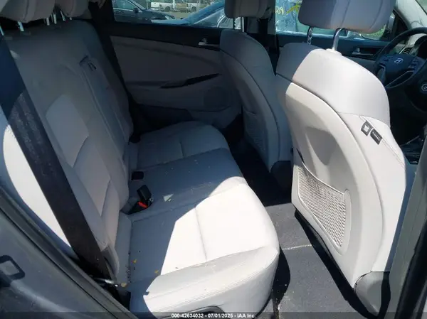 KM8J3CA27HU341005 2017 HYUNDAI TUCSON - Image 8