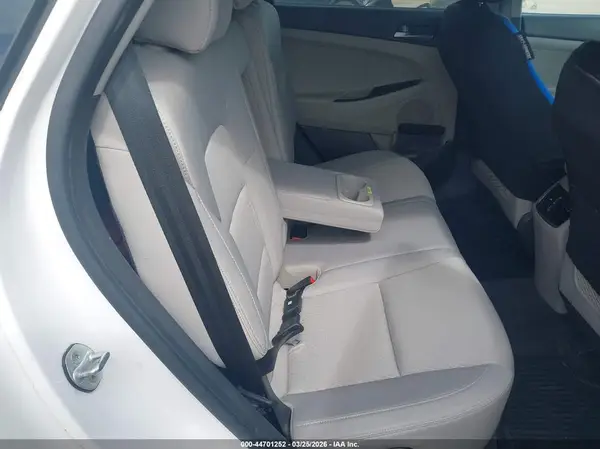 KM8J3CA27HU342249 2017 HYUNDAI TUCSON - Image 8