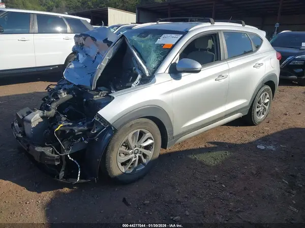 KM8J3CA27HU344180 2017 HYUNDAI TUCSON - Image 2