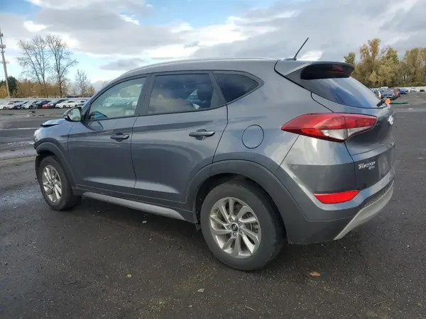 KM8J3CA27HU345006 2017 HYUNDAI TUCSON - Image 2