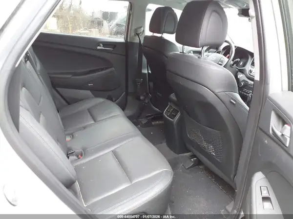 KM8J3CA27HU347838 2017 HYUNDAI TUCSON - Image 8