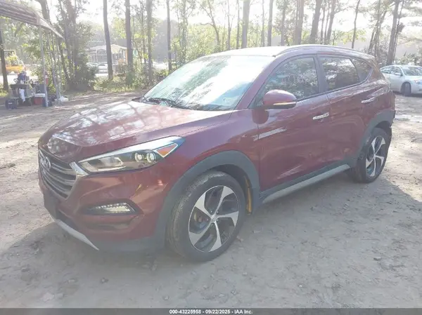KM8J3CA27HU356393 2017 HYUNDAI TUCSON - Image 2