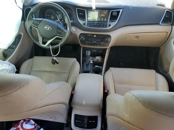 KM8J3CA27HU364414 2017 HYUNDAI TUCSON - Image 8
