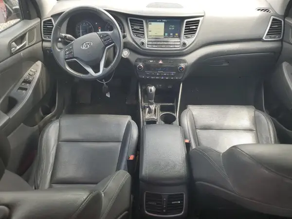 KM8J3CA27HU370858 2017 HYUNDAI TUCSON - Image 8