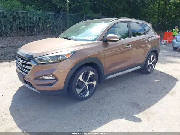KM8J3CA27HU372383 2017 HYUNDAI TUCSON - Image 2