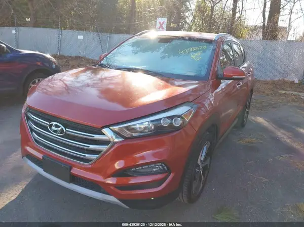 KM8J3CA27HU377373 2017 HYUNDAI TUCSON - Image 2