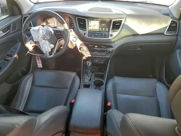 KM8J3CA27HU381133 2017 HYUNDAI TUCSON - Image 8