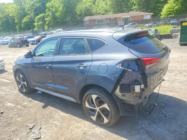 KM8J3CA27HU389457 2017 HYUNDAI TUCSON - Image 2