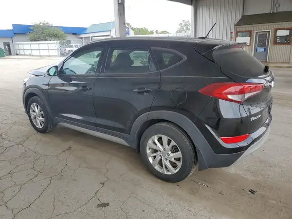 KM8J3CA27HU391645 2017 HYUNDAI TUCSON - Image 2