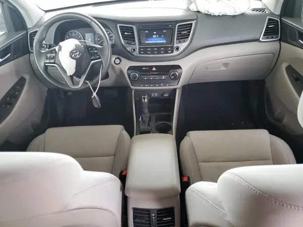 KM8J3CA27HU391645 2017 HYUNDAI TUCSON - Image 8